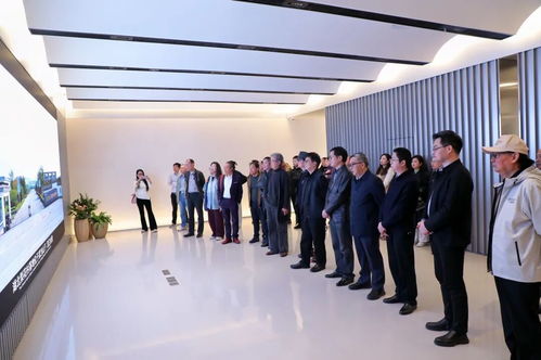 當(dāng)代藝術(shù)之光——省藝研會(huì)秋季藝術(shù)家讀書班活動(dòng)剪影